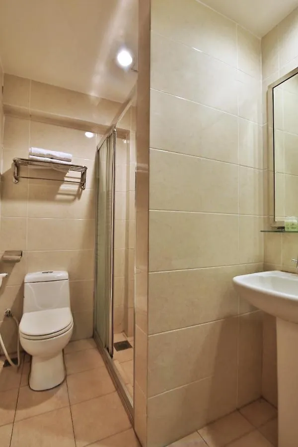 Winner Hotel Kota Kinabalu 2*,